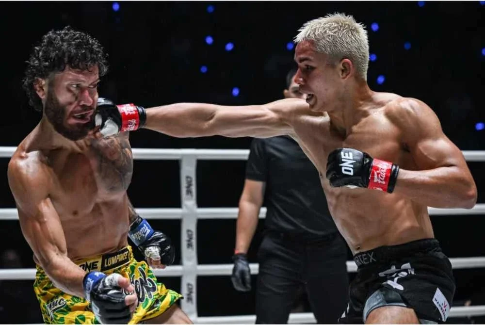 Aksi Jojo ketika menentang Paez - Foto: ONE Championship