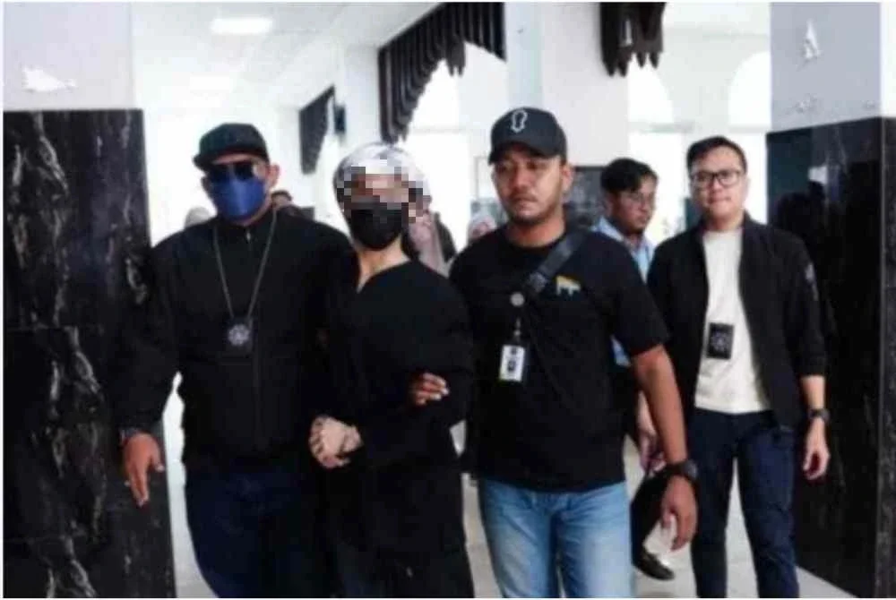 JAIS menahan seorang lelaki beragama Islam disyaki bertindak melakukan ritual agama lain di Kuala Lumpur. 