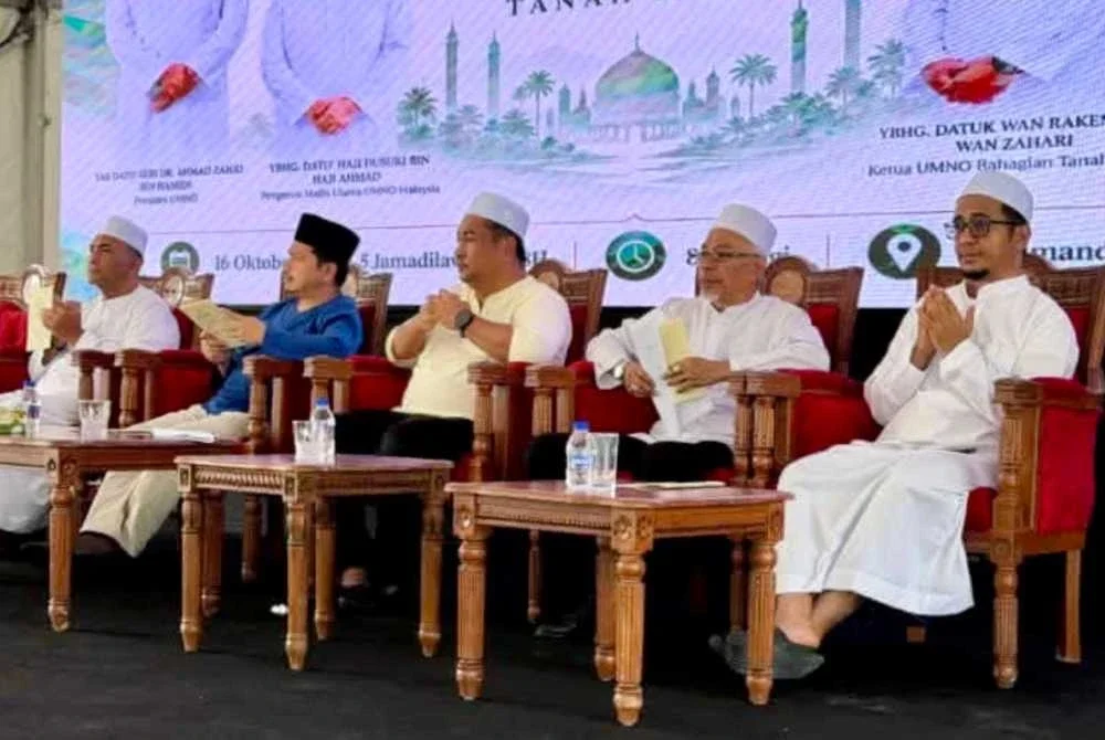 Antara individu yang bertanggungjawab menggerakkan Raudhatul Ummah di Tanah Merah. - FOTO: Raudhatul Ummah