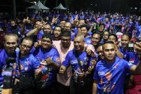 Ab Rauf menyantuni geng e-hailing dan p-hailing pada Jumaat.