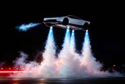 Tesla memperkenalkan kereta sport Roadster terbaharu yang didakwa mampu terbang dan memecut dari sifar hingga 97 kilometer (km) sejam dalam masa kurang daripada satu saat.