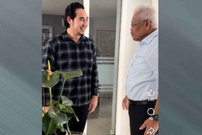 Hamzah berkongsi keadaan terkini Wan Ahmad Fayhsal di Facebook.