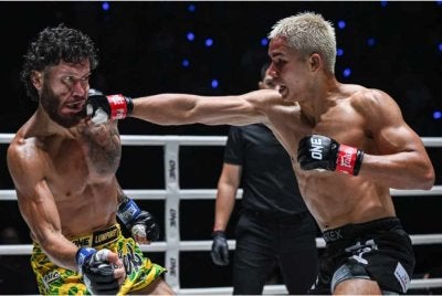 Aksi Jojo ketika menentang Paez - Foto: ONE Championship