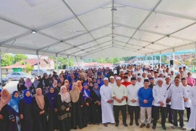 Hadirin bergambar selepas menyertai pelancaran Raudhatul Ummah. - FOTO: Raudhatul Ummah 