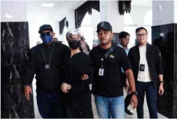 JAIS menahan seorang lelaki beragama Islam disyaki bertindak melakukan ritual agama lain di Kuala Lumpur. 