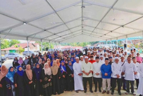 Hadirin bergambar selepas menyertai pelancaran Raudhatul Ummah. - FOTO: Raudhatul Ummah 