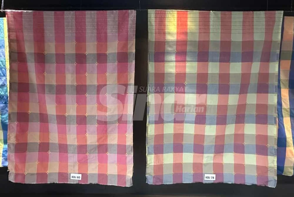 Antara kain songket yang dijual di Galeri Tenun Johor.