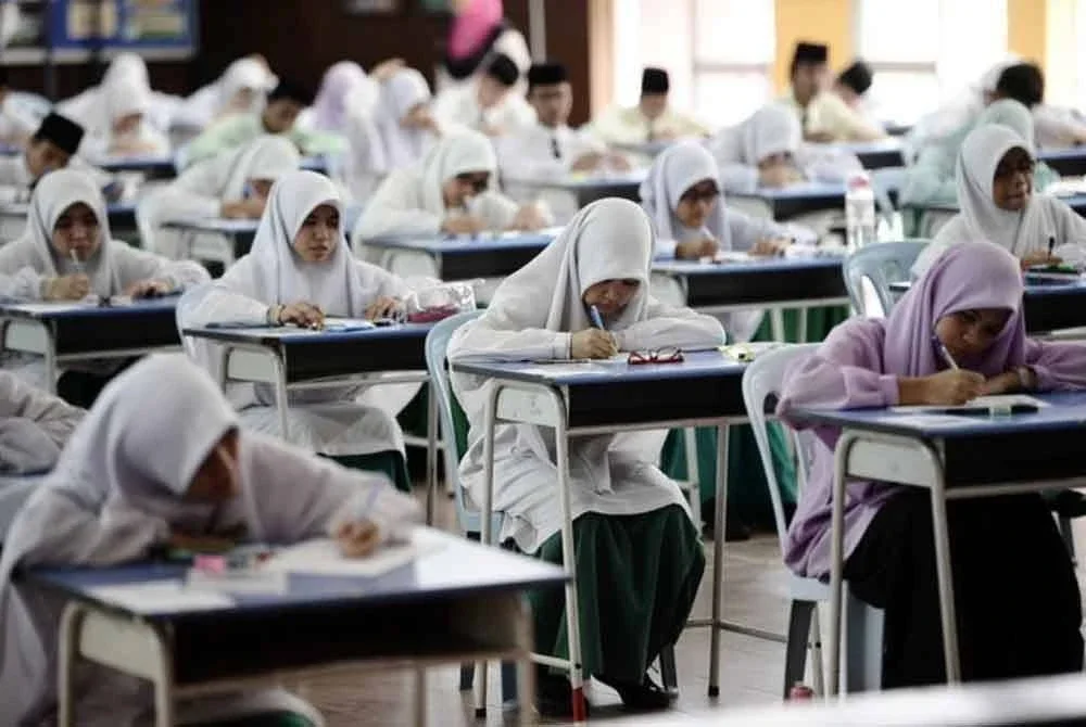 Peperiksaan SMA yang dijadualkan berlangsung dari 19 hingga 23 Oktober turut diteruskan mengikut jadual ditetapkan. Foto hiasan 