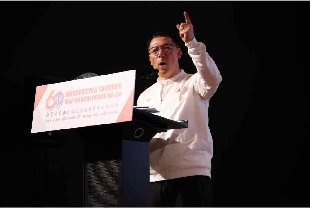 Kor Ming ketika berucap sempena Konvensyen DAP Perak ke-24 di Pusat Konvensyen Ipoh pada Ahad. Foto:Ihsan urusetia Konvensyen DAP Perak