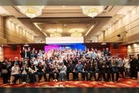 Md Amin (tengah) bergambar bersama para peserta SiSMED 2.0 selepas menyampaikan slot bertajuk Kepimpinan dan Ketahanan Reputasi: Memimpin Krisis, Melindungi Reputasi di Hotel Seri Pacific, Kuala Lumpur.