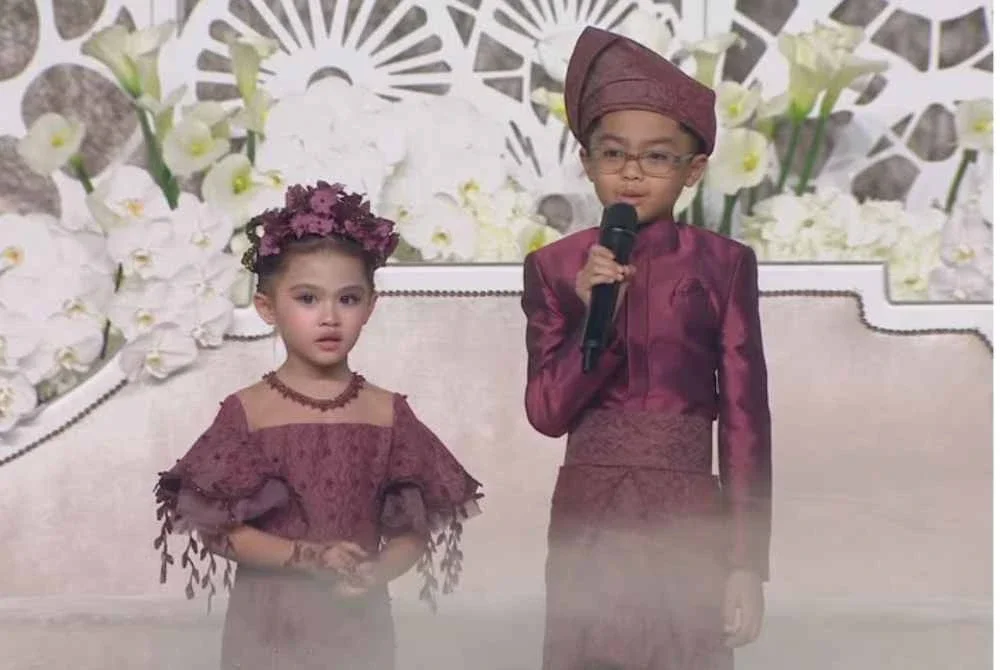 Ayden yang menyampaikan ucapan bersama adiknya, Ara turut berkongsi bagaimana dia melihat perubahan dalam kehidupan ibunya selepas kehadiran Syed Saddiq.