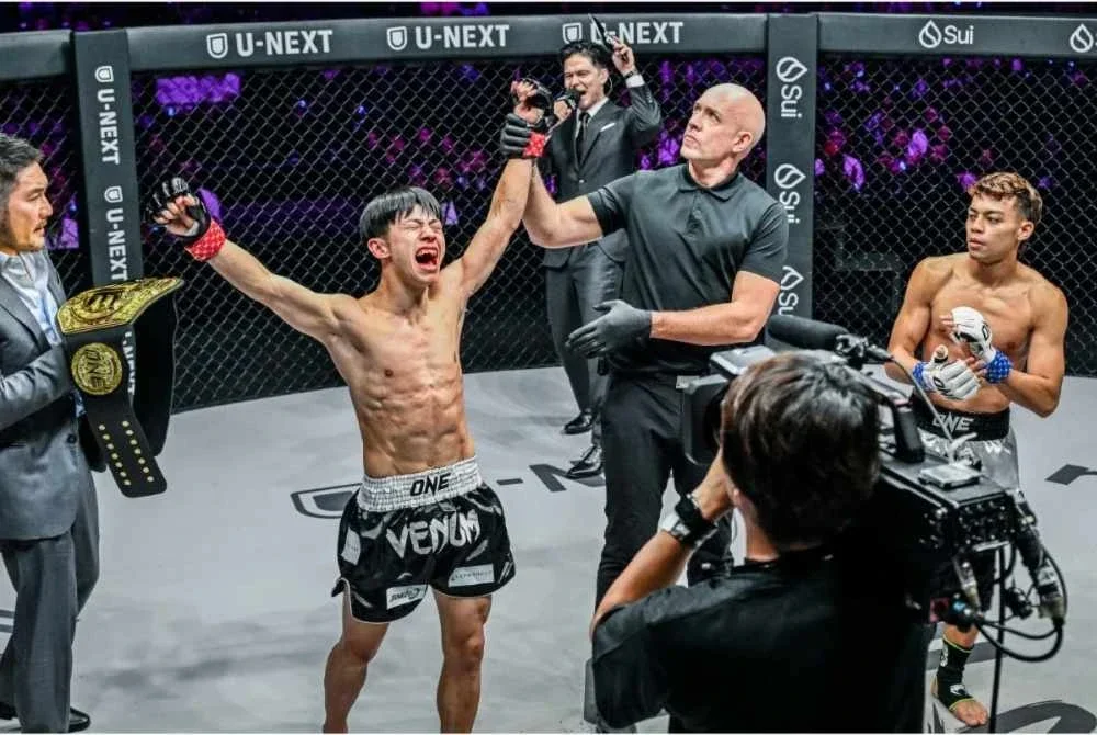 Nadaka mempertahankan rekod tanpa kalahnya selepas menewaskan Rifdean dalam kelas atomweight di Tokyo pada Sabtu. FOTO: ONE Championship