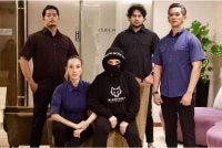 Kemeja taktikal Blackwolf yang menggunakan fabrik poliester serta direka untuk kegunaan dalam cuaca tropika.