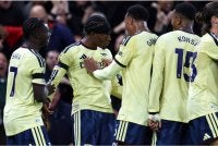 Madueke (dua, kiri) menjadi wira Arsenal selepas meledak gol kemenangan pada seapruh masa kedua. FOTO: AFP
