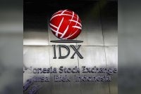Reuters melaporkan indeks penanda aras saham Indonesia jatuh lebih lima peratus pada Isnin ke paras terendah dalam tempoh enam tahun selepas merosot 11.6 peratus pada Jumaat. - Gambar sumber Internet