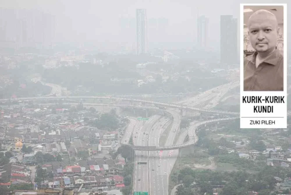 Keadaan jerebu yang menyelubungi ibu negara sehingga menjejaskan jarak penglihatan menyebabkan Menara Berkembar Petronas (KLCC) tidak kelihatan ketika tinjauan Bernama pada 18 Oktober lalu. Foto fail Bernama