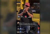 Tangkap layar video 'live' di TikTok yang tular berhubung dakwaan menjual ayam tanpa melalui proses sembelihan sepatutnya. 