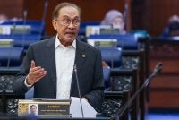 Anwar ketika sesi Pertanyaan - Pertanyaan Bagi Jawab Lisan sempena Mesyuarat Ketiga, Penggal Kelima, Parlimen ke-15 di Bangunan Parlimen hari ini. - Foto: Bernama
