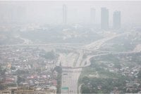 Keadaan jerebu yang menyelubungi ibu negara. Foto fail Bernama
