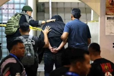 Semakan mendapati 10 daripada rekod jenayah suspek berkaitan kesalahan narkotik, manakala enam lagi membabitkan kes pecah rumah, curi dan memiliki barang curi. 