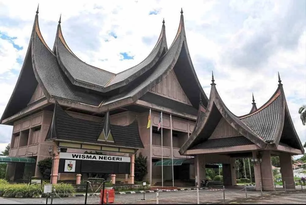 Krisis yang sedang berlaku di Negeri Sembilan diharap segera berakhir.