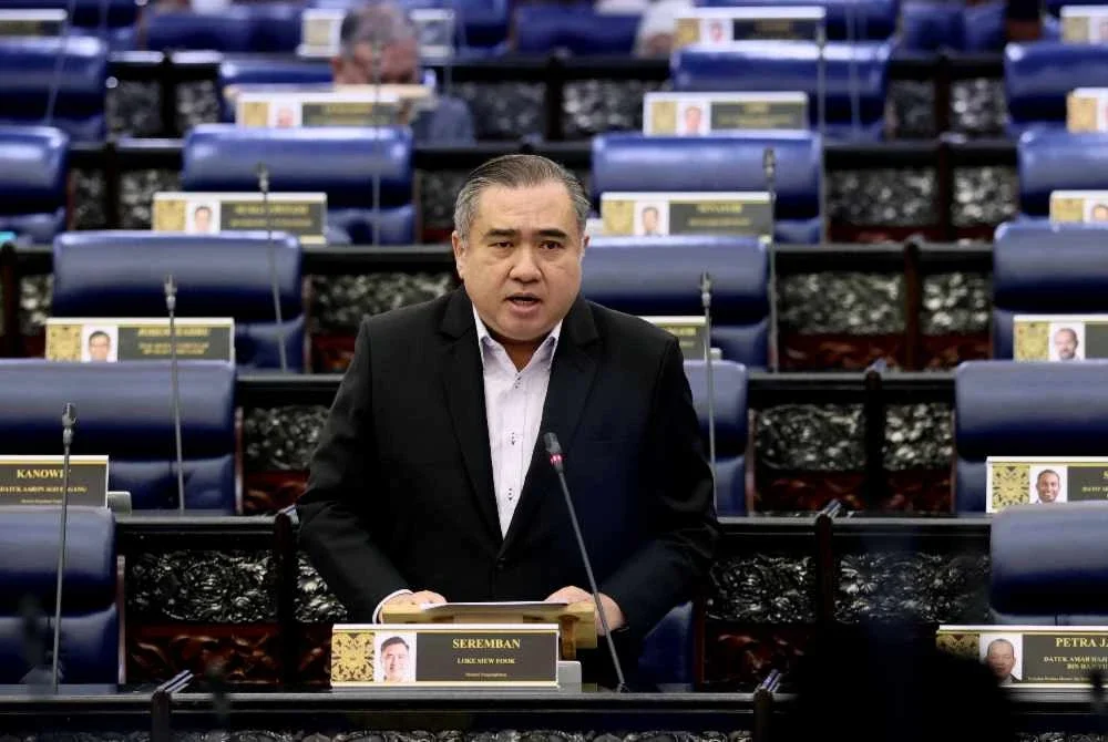 Anthony ketika sesi Pertanyaan-Pertanyaan Bagi Jawab Lisan sempena Mesyuarat Ketiga, Penggal Kelima, Parlimen ke-15 di Bangunan Parlimen hari ini. Foto: Bernama 