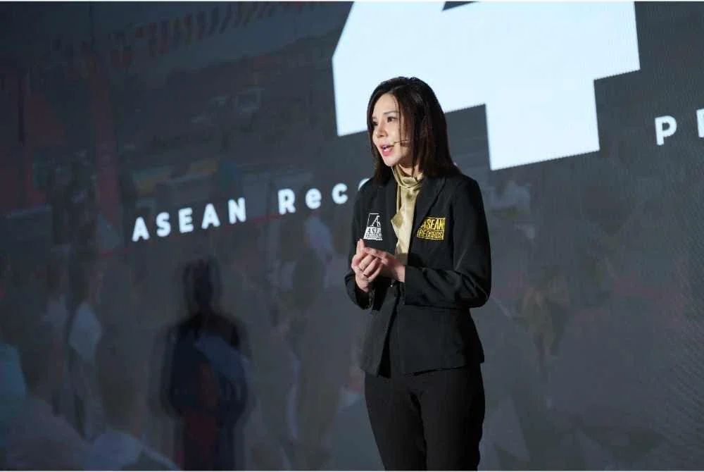 Pengasas, Pengarah dan Ketua Adjudikator ASEAN Records dan Asia Records, Gillian Ooi