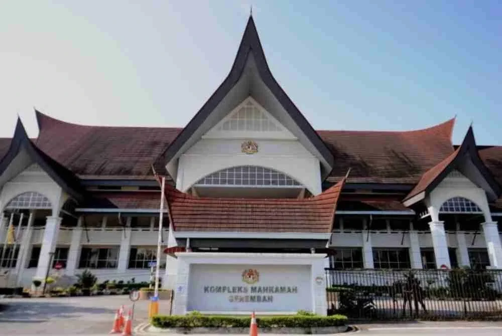 Kerajaan Negeri Sembilan membangkitkan bantahan awal terhadap saman pemula yang difailkan oleh 10 bekas Exco bagi mencabar tindakan pembatalan pelantikan mereka.