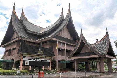 Krisis yang sedang berlaku di Negeri Sembilan diharap segera berakhir. 