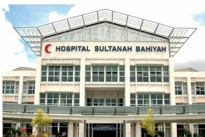 Remaja lelaki berusia 16 tahun yang melecur kira-kira 80 peratus pada seluruh badan akibat insiden renjatan elektrik ketika menyertai perarakan keagamaan di Mergong di sini, meninggal dunia.