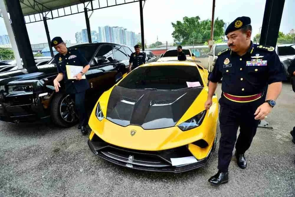 Lamborghini antara supercar disita JPJ.