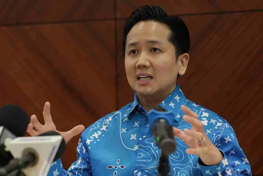 Arthur Joseph Kurup bercakap pada sidang media berhubung perkembangan jerebu di kementeriannya, pada Khamis. Foto: Bernama