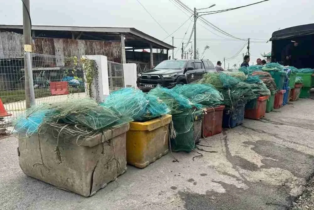 Kesemua peralatan yang dirampas disita dan dibawa ke Pusat Tahanan Vesel Kuala Selangor untuk tindakan lanjut.