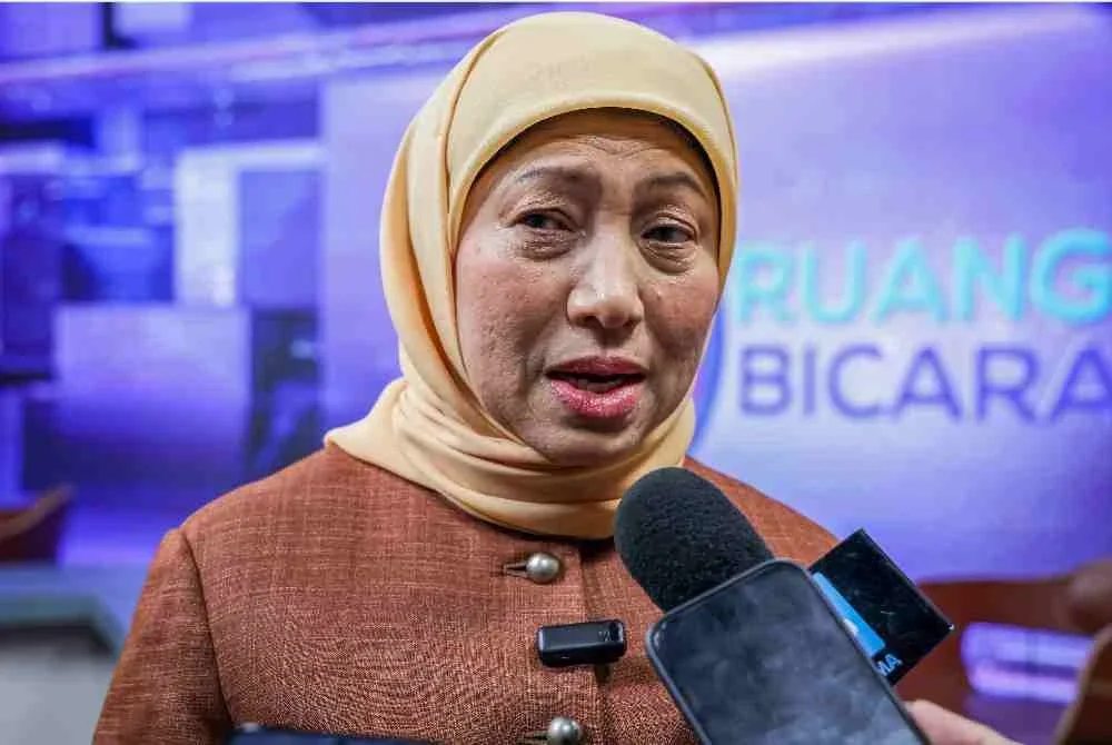 Nancy ditemu bual selepas menyertai rakaman program Ruang Bicara bertajuk Keluarga Sejahtera: Kasih Terpelihara, Penjagaan Diperkasa di Wisma Bernama, pada Khamis. Foto: Bernama