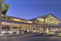 Pihak berkuasa memaklumkan serangan tersebut turut menyebabkan kerosakan harta benda di lapangan terbang berkenaan. Foto King Fahd International Airport