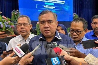 Anthony Loke ketika ditemui pemberita selepas Majlis Pemberian Bantuan Khas Kewangan pada Khamis.