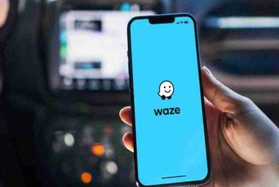 Pakar keselamatan siber menasihati pengguna Waze supaya mengambil langkah berjaga-jaga dengan segera bagi melindungi data peribadi mereka.
