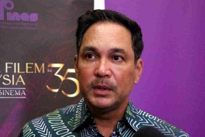 Hans Isaac ditemu bual pemberita selepas majlis penyampaian Insentif Tayangan Filem Cereka di Menara FINAS Damansara, pada Khamis. Foto: Bernama 