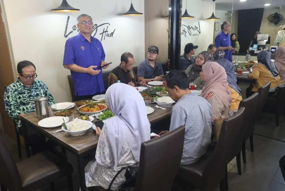 Shamsul Anuar ketika berucap dalam Majlis Ramah Mesra Timbalan Menteri Dalam Negeri Bersama Media Perak di Ipoh pada Jumaat.