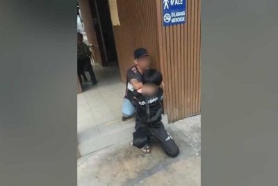 Tular kejadian mendakwa seorang penjaga tandas cedera diserang remaja lelaki menggunakan objek tajam di sebuah tandas awam di Kanowit.