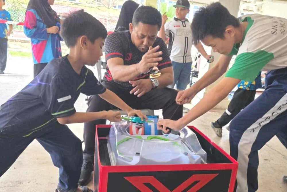 Beyblade menguji mental dan fizikal seseorang pemain, selain mengajar mereka supaya lebih berdisiplin, fokus dan bijak membuat keputusan.