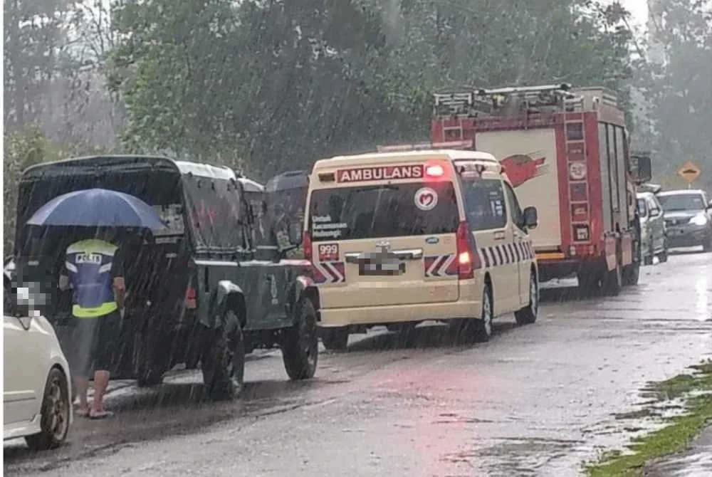 Operasi menyelamat terpaksa dihentikan sementara pada jam 11.46 pagi berikutan hujan lebat dan faktor keselamatan anggota di lokasi kejadian