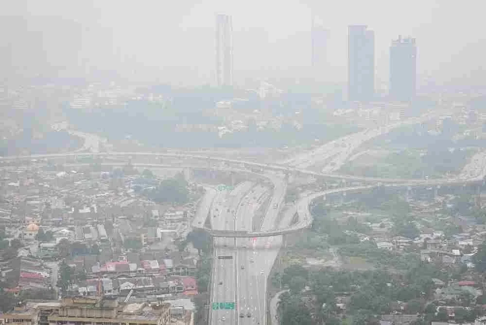 Sebanyak 23 kawasan mencatatkan bacaan Indeks Pencemar Udara (IPU) pada tahap tidak sihat setakat 4 petang ini dengan Seremban merekodkan bacaan tertinggi, iaitu 172.