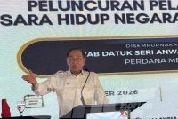Anwar ketika berucap pada NCLAP30 di pekarangan Kompleks Sukan Hang Jebat hari ini