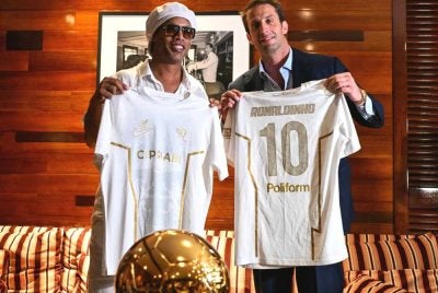 Ronaldinho bakal kembali menyarung jersi untuk beraksi dalam perlawanan kompetitif buat kali pertama selepas lebih sedekad.