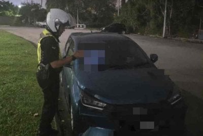 Mayat lelaki tempatan berusia lingkungan 50-an itu ditemukan di tempat duduk pemandu dalam keadaan tidak sedarkan diri sebelum disahkan meninggal dunia oleh pasukan perubatan Hospital Kajang.