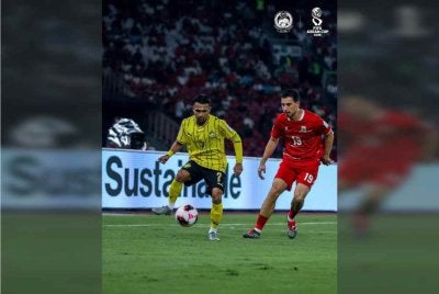 Faisal (kiri) dijangka perlu berehat daripada bola sepak sekurang-kurangnya hingga Januari 2027. Foto: FB Malaysia NT.