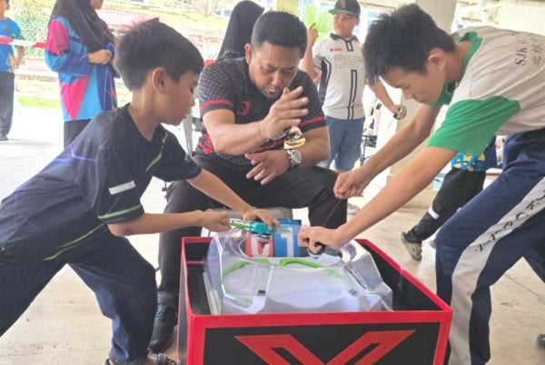 Beyblade menguji mental dan fizikal seseorang pemain, selain mengajar mereka supaya lebih berdisiplin, fokus dan bijak membuat keputusan.