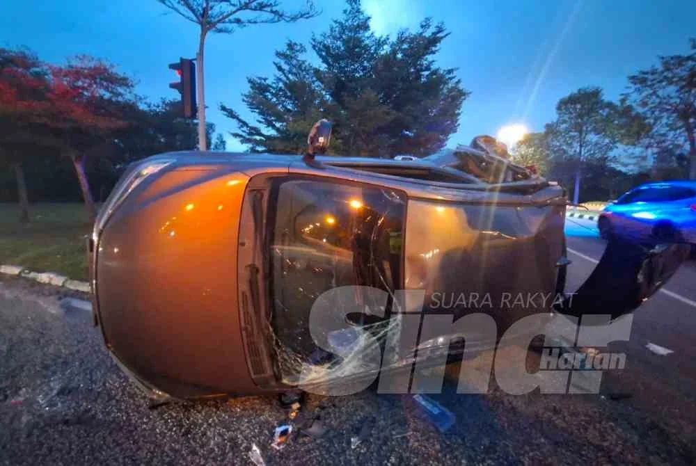 Kenderaan dinaiki Zahratulhayat bersama Nur Afiradina yang terbabit dalam nahas di persimpangan lampu isyarat Jalan Ipoh-Lumut berhampiran Taman Kledang Permai, Menglembu pada Ahad dilaporkan berpusing beberapa kali sebelum terbalik.