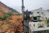 Saksi memaklumkan, kejadian tanah runtuh itu bukan pertama kali berlaku di kawasan berkenaan.
